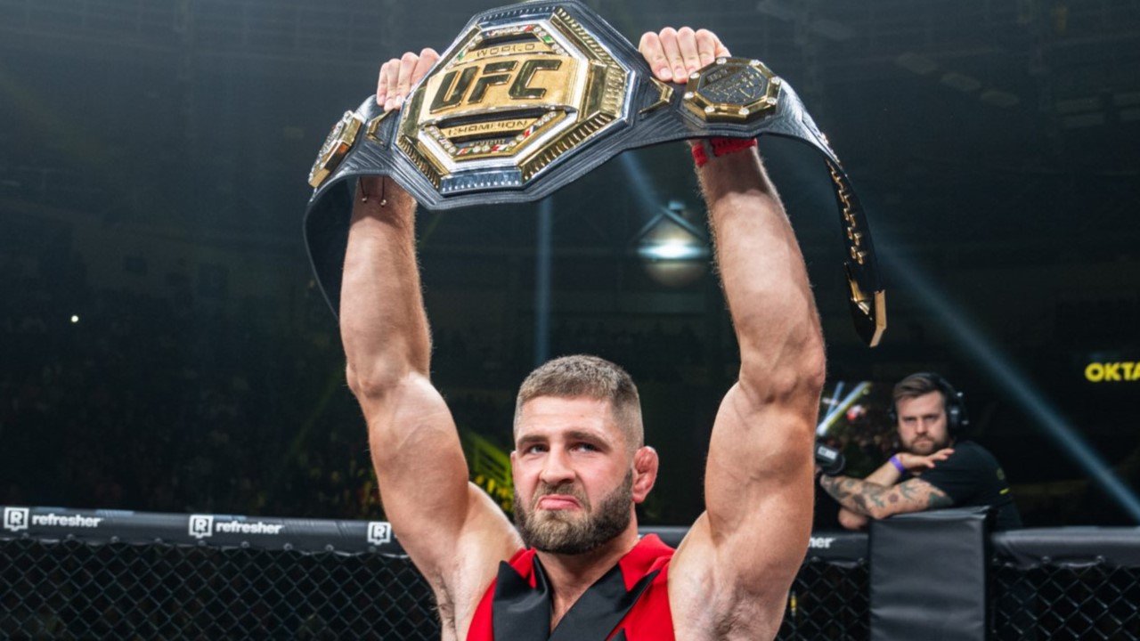 VIDEO: Procházka rozvášnil fanoušky v Brně a promluvil o obhajobě titulu v UFC