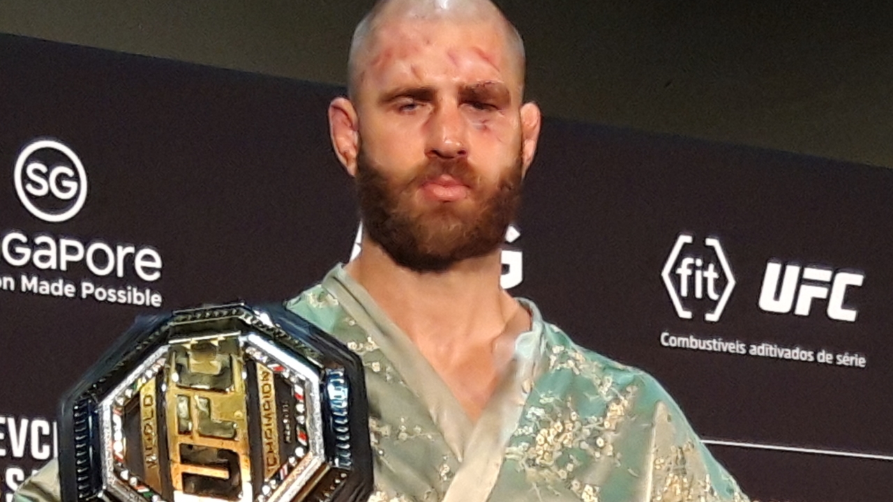 VIDEO: Procházka právě napsal snovou historii. UFC má nového krále. Šampione, vítej na trůnu!